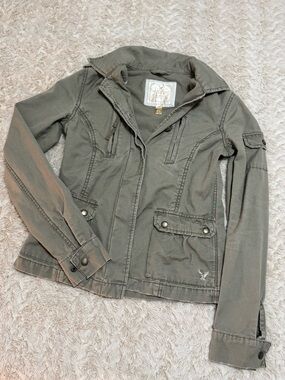 Gold Tag Vintage American Eagle green cargo jacket with button details